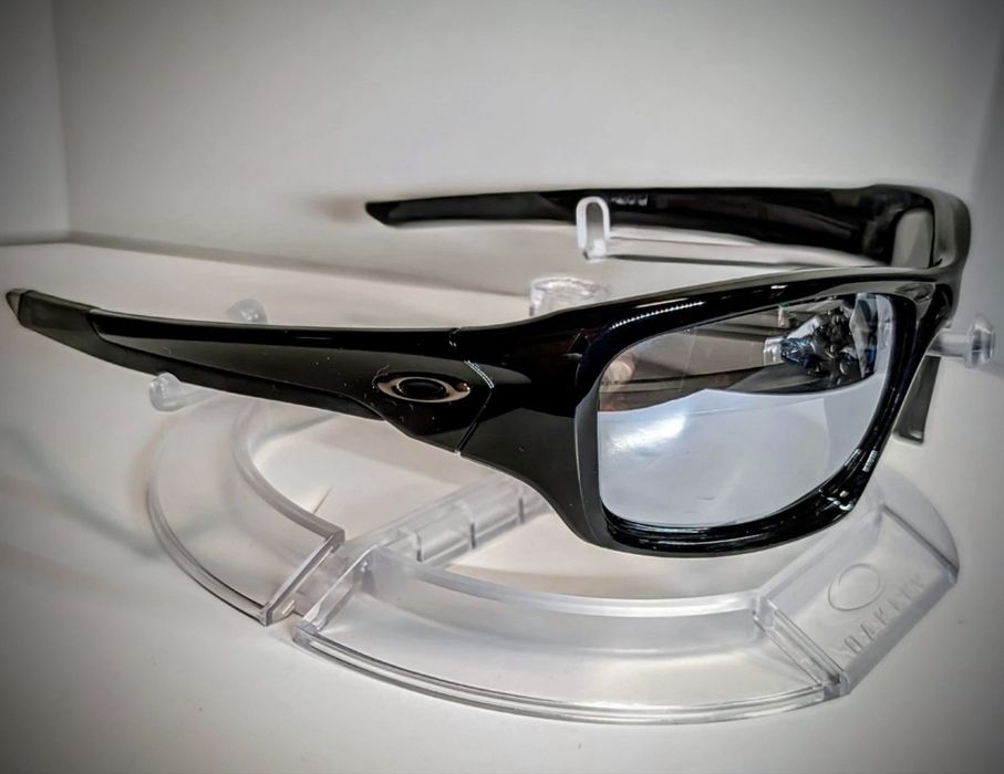 БАЗОВАНІ Oakley Valve black polarized