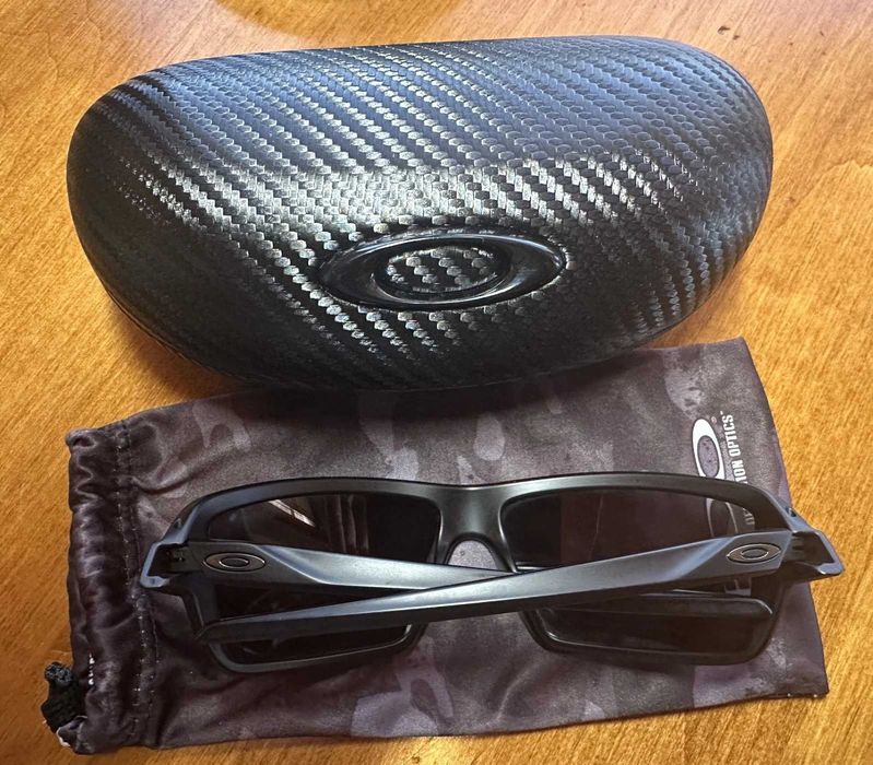 Oakley Cables — Matte Black / Prizm Black + футляр Ellipse O — фото 3