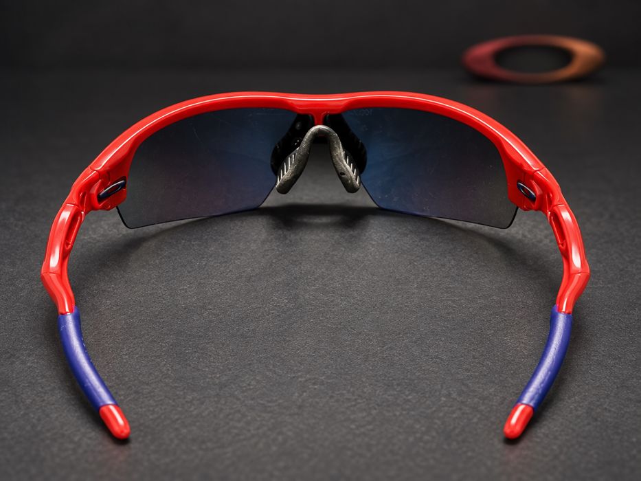 OAKLEY Custom Radarlock Red Frame with Deep Water Polarized Lens — фото 4