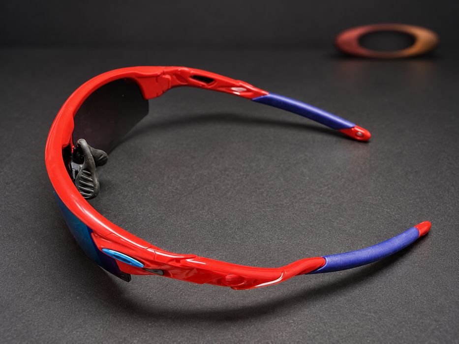 OAKLEY Custom Radarlock Red Frame with Deep Water Polarized Lens — фото 5